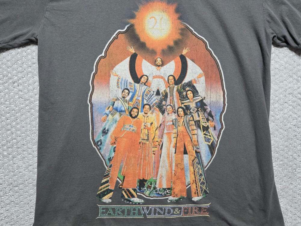 Earth Wind and Fire Vintage Band Graphic T-Shirt Gray Medium